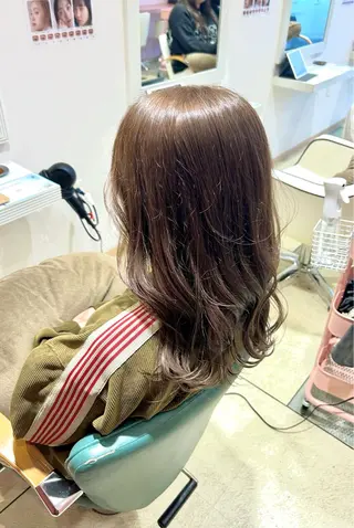 セミロング カラー 🩷愛咲🩷レイヤー /透明感カラーのヘアスタイル