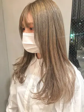 セミロング カラー 圧倒的透明感カラー nana🦕のヘアスタイル