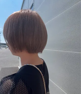 カラー 梅山 美咲のヘアスタイル