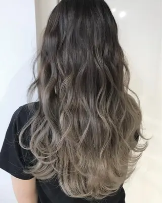 ロング カラー 🍑🧋ハイトーン 暖色カラーlucaのヘアスタイル