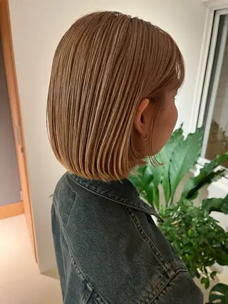カラー マツザキ メグミのヘアスタイル