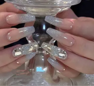 ネイル 長さ出しMORNAIL所属・長出し専門 パーツのネイルデザイン