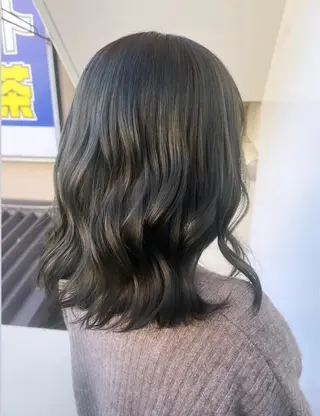 セミロング カラー ハイトーンカラー 🦋yuri🦋のヘアスタイル