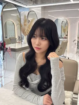 ロング 福間克徳/顔まわり /レイヤーカットのヘアスタイル