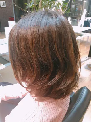 ミディアム カラー パーマ ショート・ウルフ✂︎ 安住有咲子のヘアスタイル