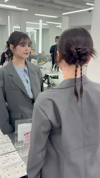 ロング カラー ヘアアレンジ 韓国ヘア/レイヤー/ 顔まわり足立遥奈のヘアスタイル