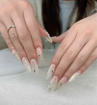 ネイル T. Leeのネイルデザイン