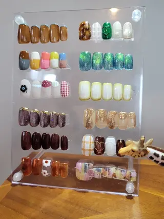 ネイル 🌲🌳🚪iiit o🌲🌳🌲のネイルデザイン