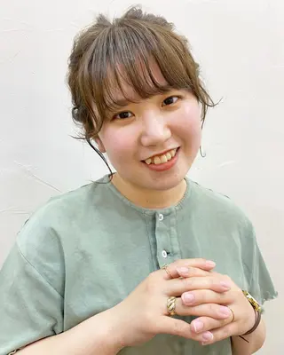 ミディアム カラー ヘアアレンジ eTONe所属・志賀 あずみのヘアスタイル