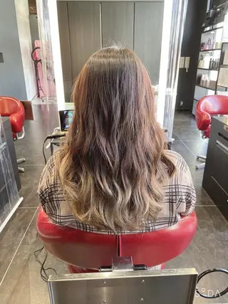 ロング ブリーチカラー✨ 駒場 笙のヘアスタイル