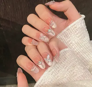 ネイル T. Leeのネイルデザイン