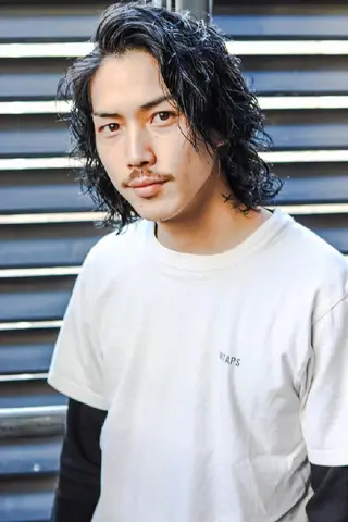 セミロング カラー メンズ パーマ HAIR WORKS HELM所属・ショート✨ボブ✨代表 新田見美仁のヘアスタイル