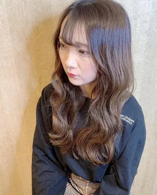 ロング カラー アールバイニーナ所属・R by NINA アールバイニーナのヘアスタイル