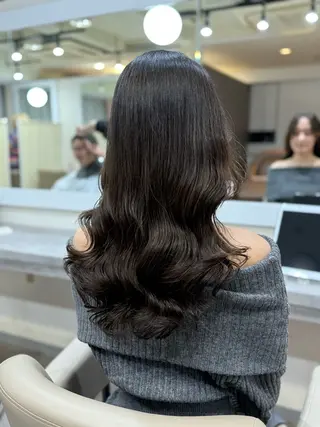 ロング パーマ コテ巻き/パーマ/艶 透明感/荻原凜太郎のヘアスタイル