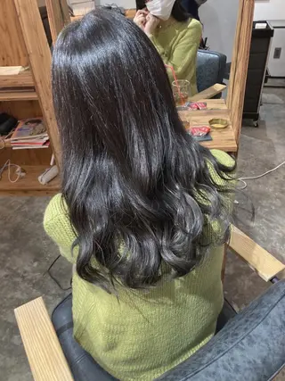 ロング roka ノゾミのヘアスタイル
