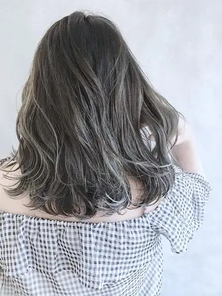 カラー ミディアム MOU namba ムウナンバのヘアスタイル