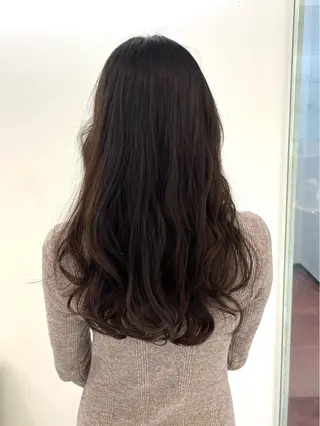 ロング コテ巻き風パーマ 藤澤　知彌のヘアスタイル