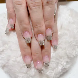 ネイル The Best Beauty受付担当のヘアスタイル