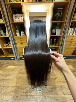 セミロング afloatkobe所属・美髪/髪質改善 川口凌弥のヘアスタイル