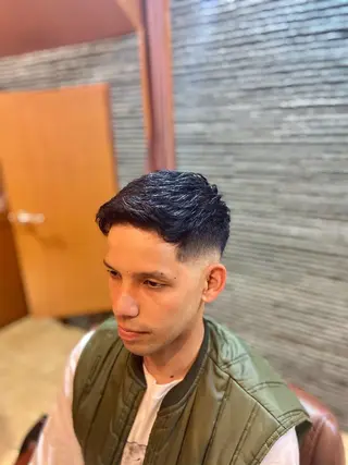 ショート パーマ メンズ 砂川 すながわのヘアスタイル