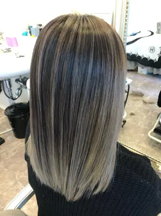 セミロング La.fleur ラ.フルールのヘアスタイル