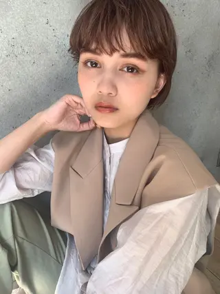 ショート カラー ヘアアレンジ サナ🌱 切りっぱなしボブのヘアスタイル