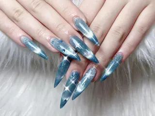 ネイル りんか🪽 ワンホンネイル🍬のネイルデザイン