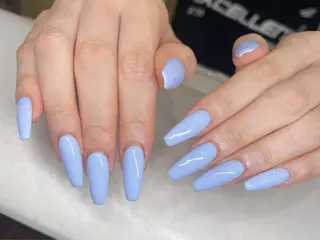 ミディアム VI NAILのネイルデザイン