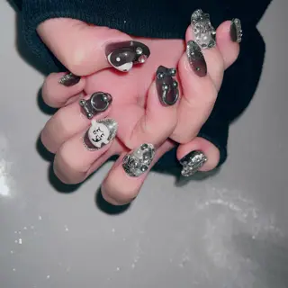 ミディアム ネイル ⛓Miyu ⛓のネイルデザイン