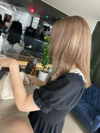 セミロング 心斎橋/海外レイヤー 募集中三好玲奈のヘアスタイル