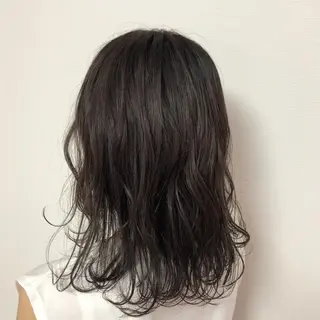 ミディアム ハラダ ヒナミのヘアスタイル