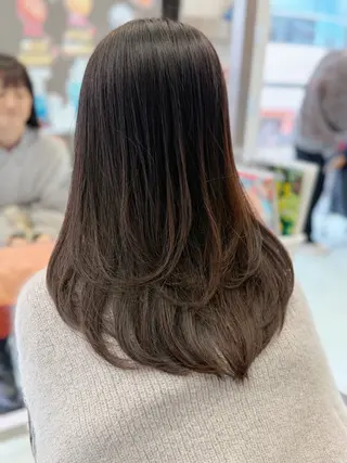 セミロング wil西宮レイヤー 西村徹のヘアスタイル