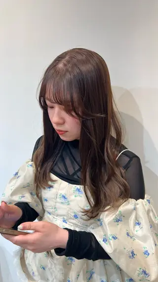 ロング カラー 中山 紗希のヘアスタイル
