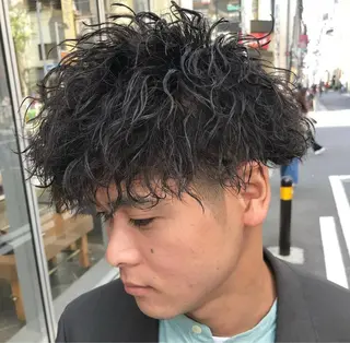 パーマ メンズ Kvell&Co.所属・ハイトーン カラーのヘアスタイル