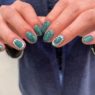 ネイル mano+所属・砂田 はるかのネイルデザイン