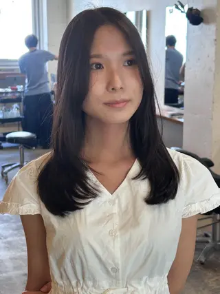 セミロング カラー ナチュラル大人っぽい スタイル　MAORIのヘアスタイル