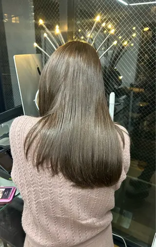 ミディアム カラー tarte所属・地毛風ストレート🫧 ／艶カラー／イズミのヘアスタイル