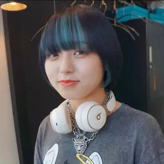 ショート カラー ブロンド/ブリーチ 【SITY.】のヘアスタイル