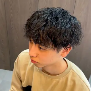 ショート パーマ カイト/メンズパーマ /艶カラーのヘアスタイル