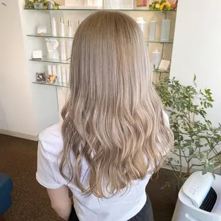 セミロング W_SALON ［触れたくなる艶髪］のヘアスタイル