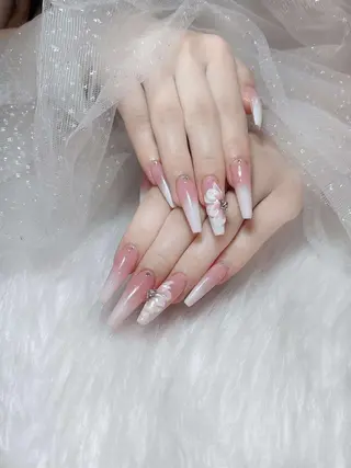 ネイル Queen Nail Salon所属・Vuong Ngoc Quynhのネイルデザイン