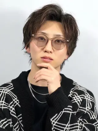 ミディアム 岡崎 匠海のヘアスタイル