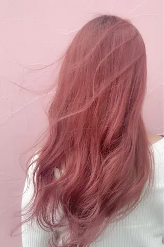 ロング カラー ☘️折戸結菜☘️ ハイトーンカラーのヘアスタイル