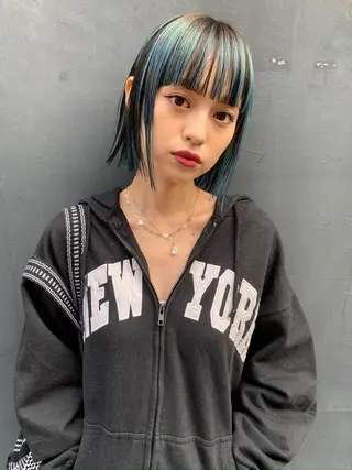 ショート カラー SALOWIN所属・ブリーチ✨ ボブ✨レイヤーのヘアスタイル