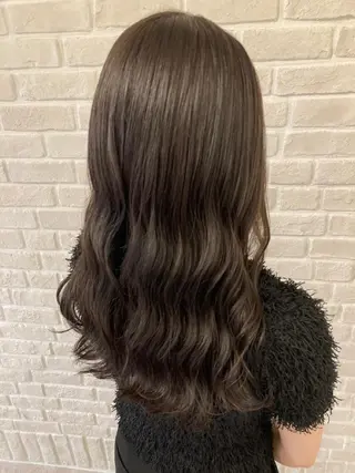 セミロング ブリーチしたのに 色持ち1.5ヶ月のヘアスタイル