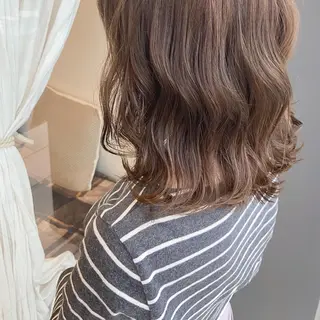 ミディアム 峯 志帆のヘアスタイル