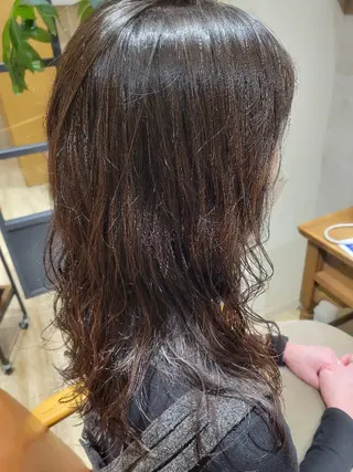 パーマ ロング 安永 結菜のヘアスタイル