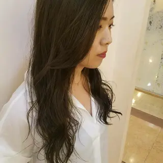 パーマ ロング EMANON名古屋所属・美谷添（ミヤゾエ） まどか大人ヘアサロンのヘアスタイル
