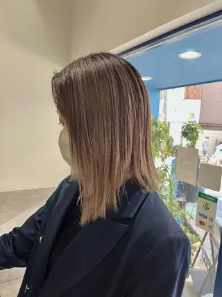 ミディアム カラー 山本 佳奈のヘアスタイル