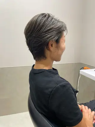 ショート カラー 佐野 えり奈のヘアスタイル